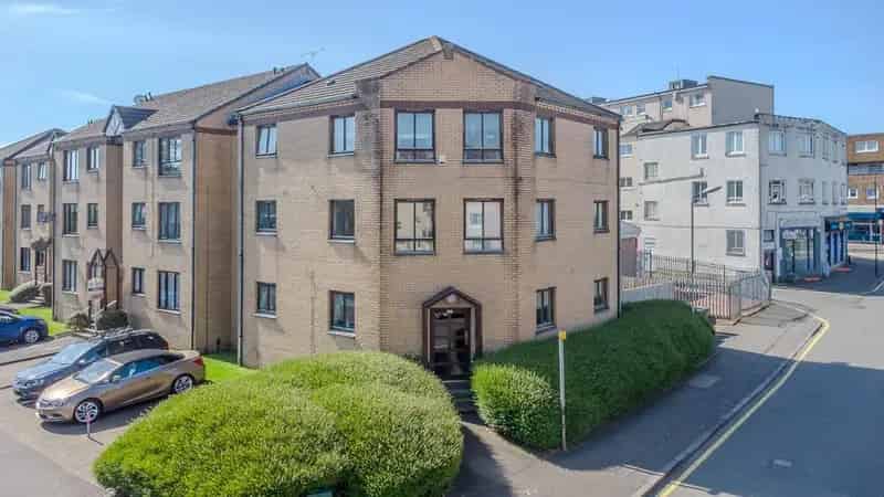 1 Bedroom Ground Floor Flat for Sale in Kirkintilloch