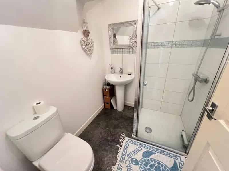 4 Bed Semi Detached House for Sale