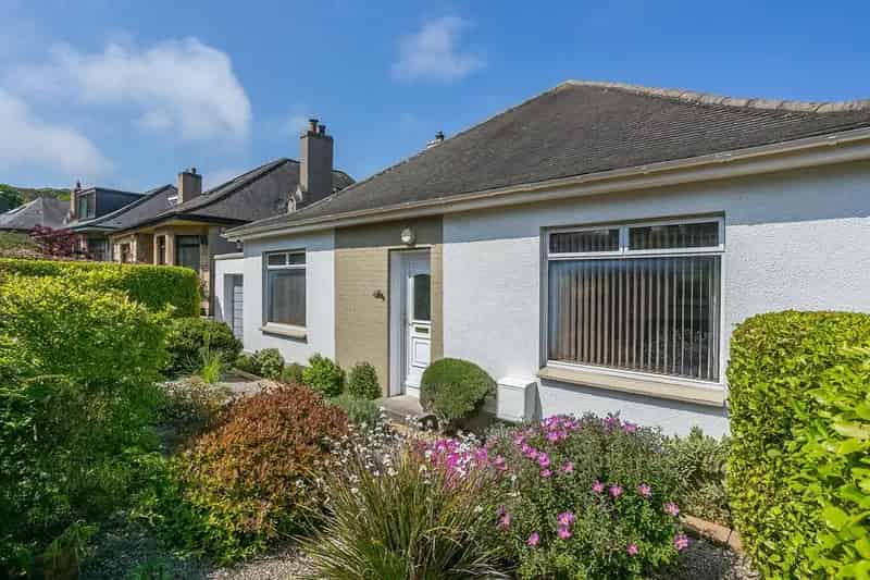 3 Bedroom Detached Bungalow for Sale in Willowbrae Edinburgh