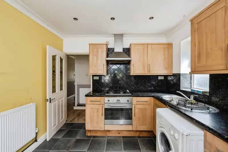 2 Bedroom Ground Floor Flat - No Onward Chain