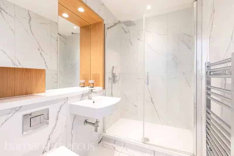 Flat For Sale , London, England