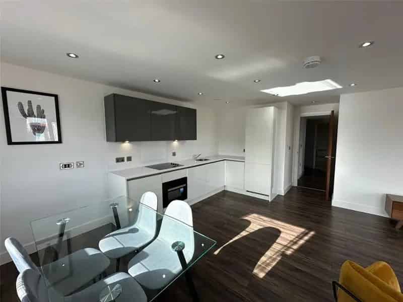 2 bedroom apartment