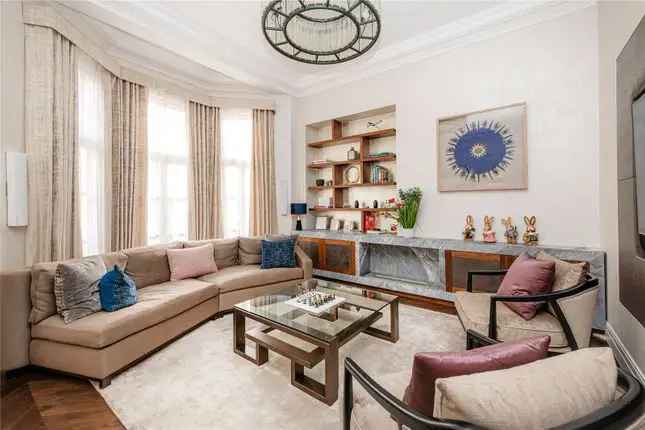 Flat to rent in Green Street, Mayfair, London W1K