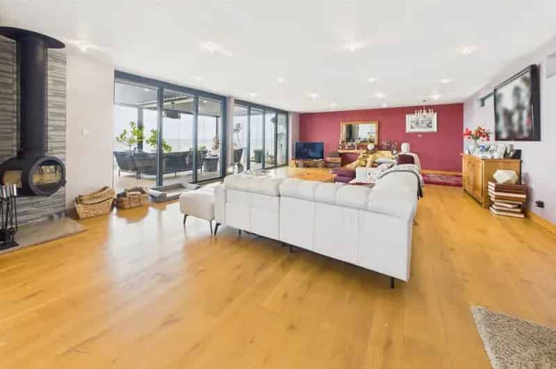 4 Bedroom Detached House with Annexe North Somerset
