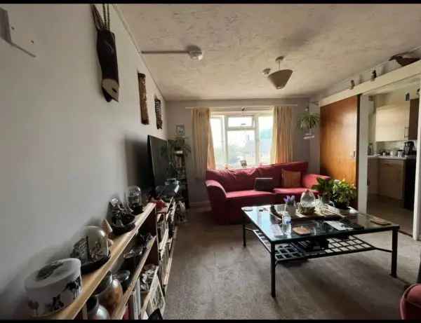 Flat For Rent in Chichester, England