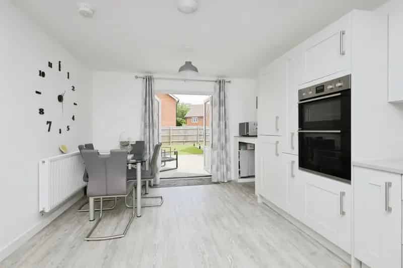 Four Bedroom Detached House in Hellingly