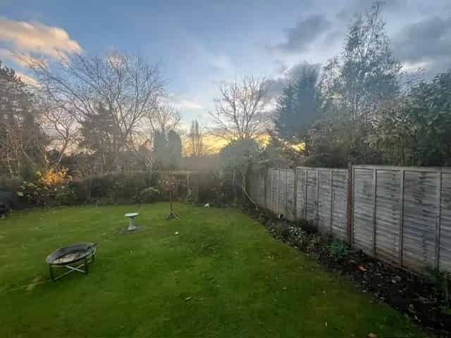 4 Bedroom House in Wansford - Large Garden and Driveway