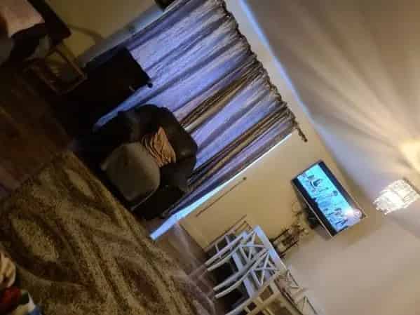 House near University and City Center with 2 Driveways