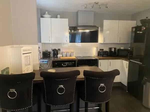 Spacious 2-Bed Flat Near Tunbridge Wells Town Centre