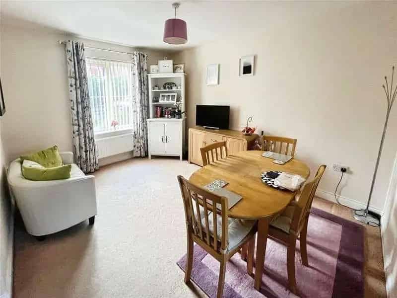 3 bed house for sale