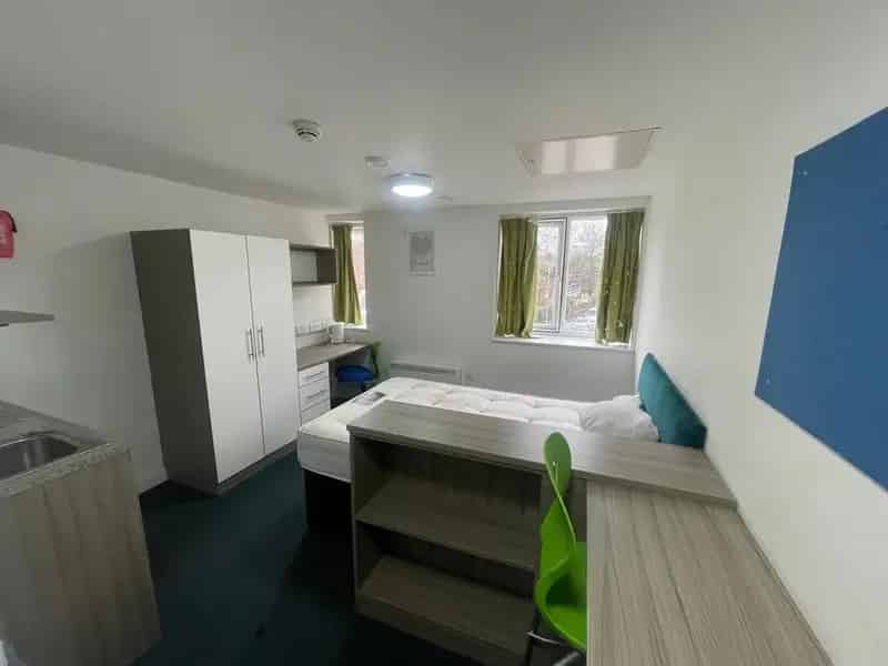 Studio to Rent