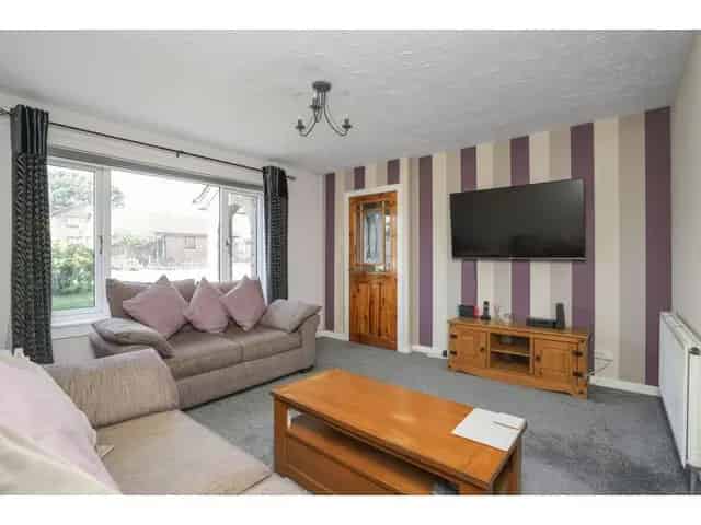 3 Bedroom Semi-Detached House for Sale Gilmerton