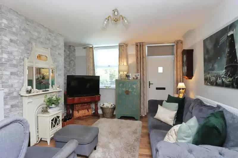 2 Bedroom Mid Terrace House Chesterfield Derbyshire
