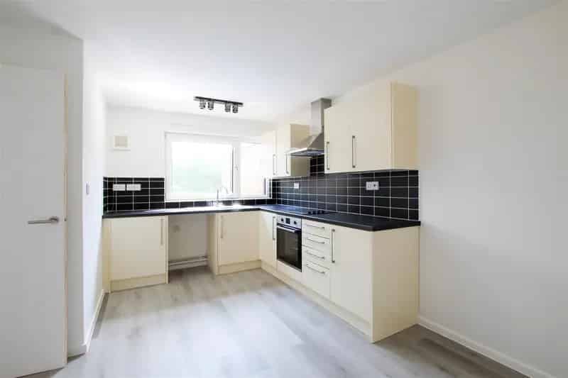 3 Bedroom End Terrace House to Rent