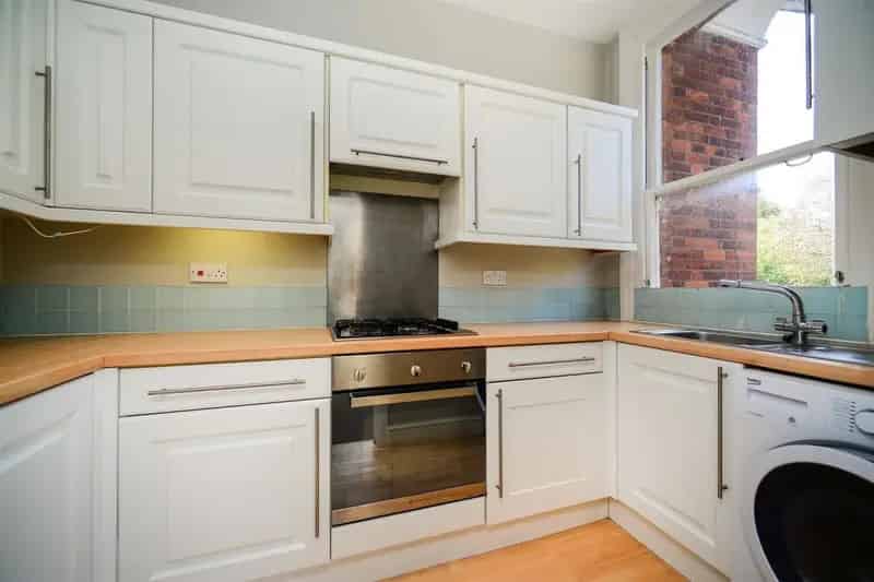 Spacious One Bedroom Flat near Hove Seafront and Station