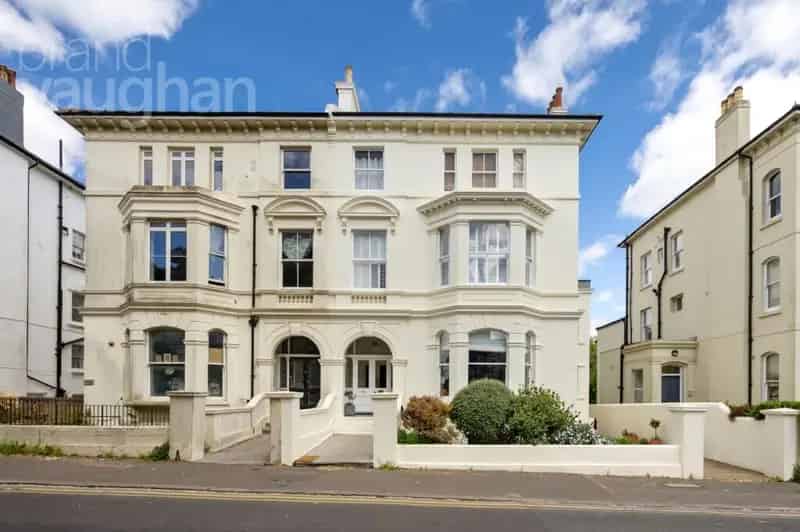 2 Bedroom Flat for Sale in Central Brighton