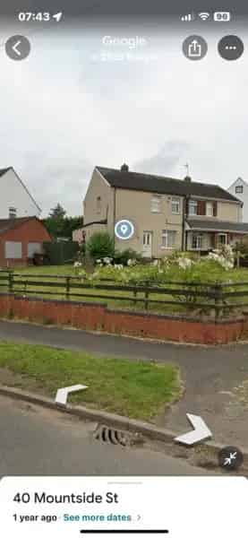 Lovely 2 Bedroom House with 2 Gardens and New Kitchen