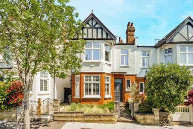 5 Bedroom Edwardian Family Home for Sale in London