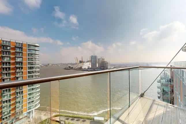 Flat for Sale Fairmont Avenue Canary Wharf E14