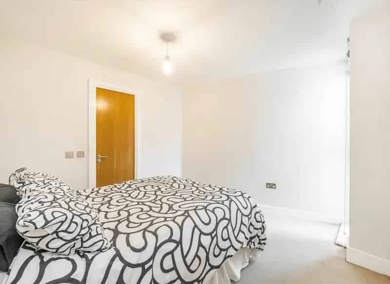Wimbledon Two Double Bedroom Apartment with Private Garden