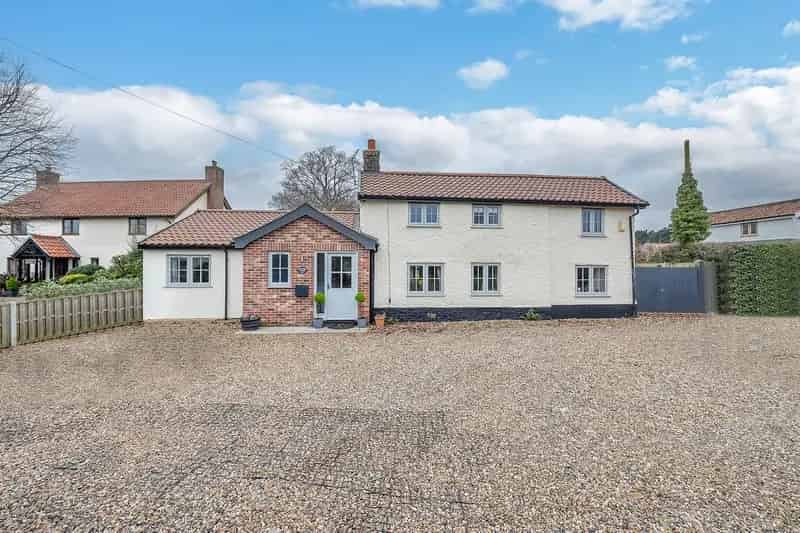 5 Bedroom Detached Cottage with Annexe Great Ellingham