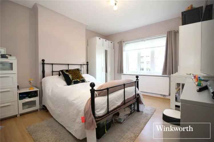 2 bedroom flat/apartment in Elstree