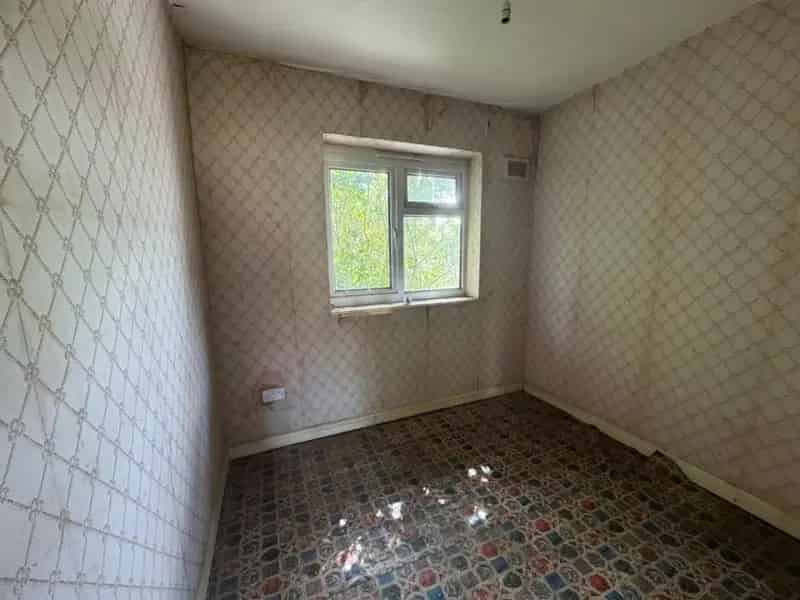 3 Bed Mid Terrace House Requiring Refurbishment