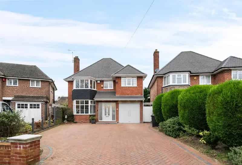 4 Bedroom Detached House for Sale in Solihull