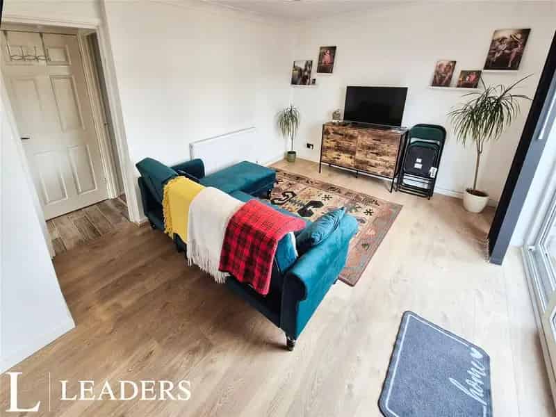 2 Bedroom Maisonette for Sale