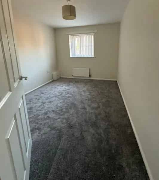 Large 2 Bed Flat Halesowen Balcony Garage Parking New Flooring