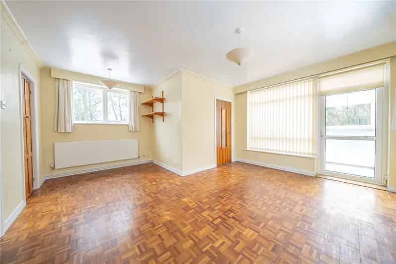 One Bedroom Flat in Popular Location - Great First Home