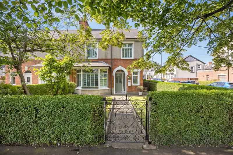 Elegant Ballyhackamore Semi-Detached Villa - 3 Beds, Modern Kitchen
