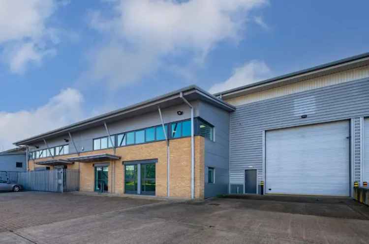 7676 Sq Ft Modern Industrial Warehouse Unit for Lease