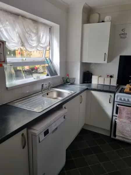 3 Bedroom House Near Schools and Shops