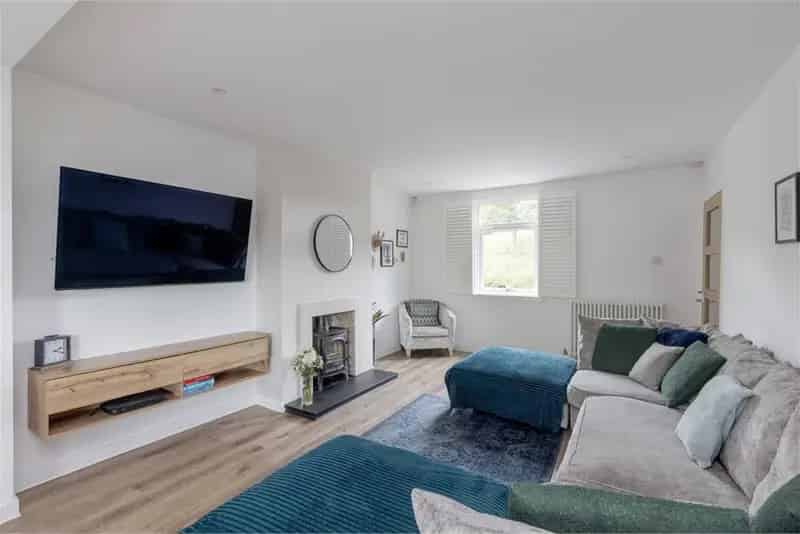 4 Bed Semi-Detached House with 1 Reception Room