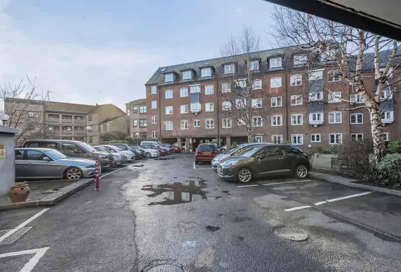 1 Bedroom Flat for Sale near Gloucester Cathedral