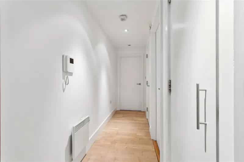 1 Bedroom Flat Apartment in Quaker Street Shoreditch