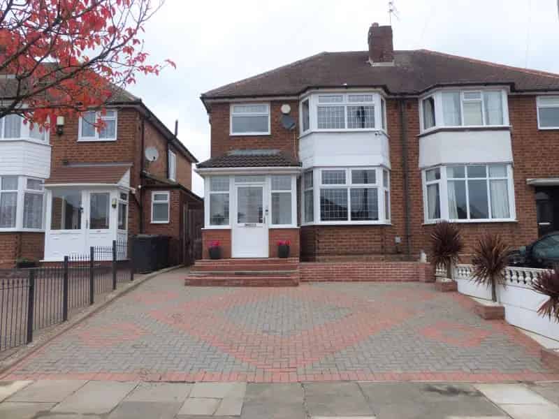 3 Bedroom Semi Detached House to Rent