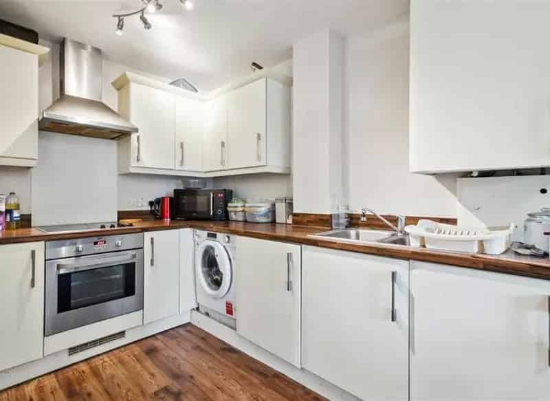 One Bedroom Modern Apartment Near New Cross Gate Station