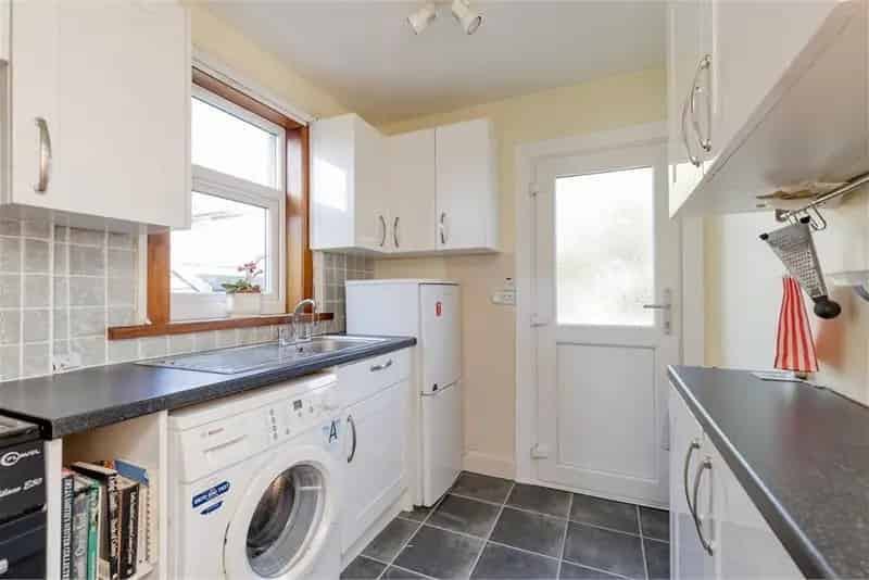 3 Bed House - Semi Detached with 1 Reception Room