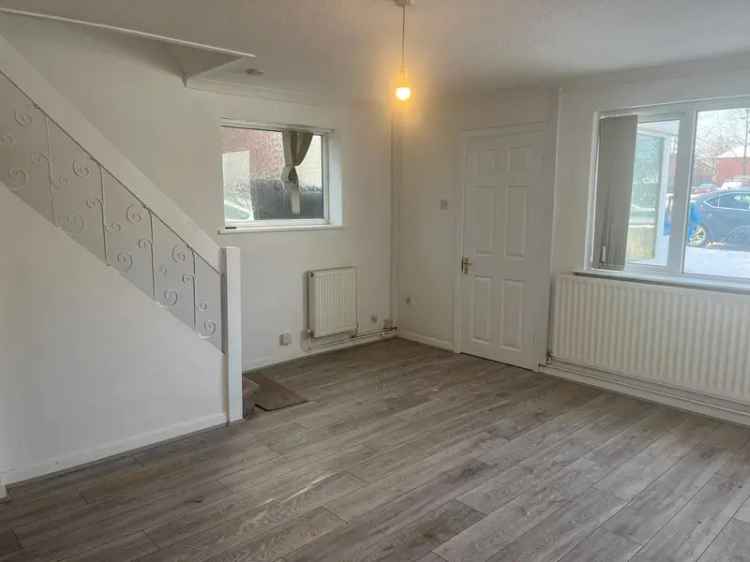 Semi-detached house For Rent in Chell Heath Road, Stoke-on-Trent, England