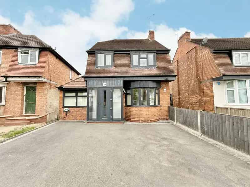 3 Bedroom Detached House For Sale
