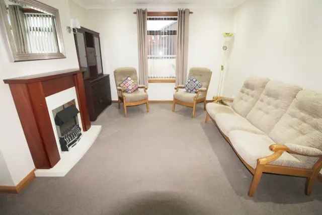 1 Bedroom Detached Bungalow for Sale Sea Views Near Town Centre