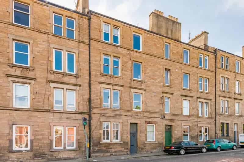 3 Bedroom Flat for Sale in Broughton Edinburgh
