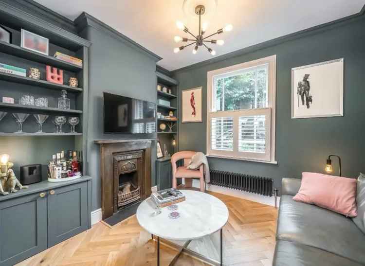 House For Sale in London, England