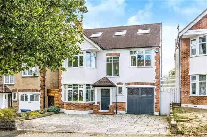 5 Bedroom Detached House for Sale Oakleigh Park