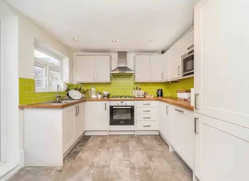 Spacious 2-Double Bedroom Victorian Flat with Private Garden