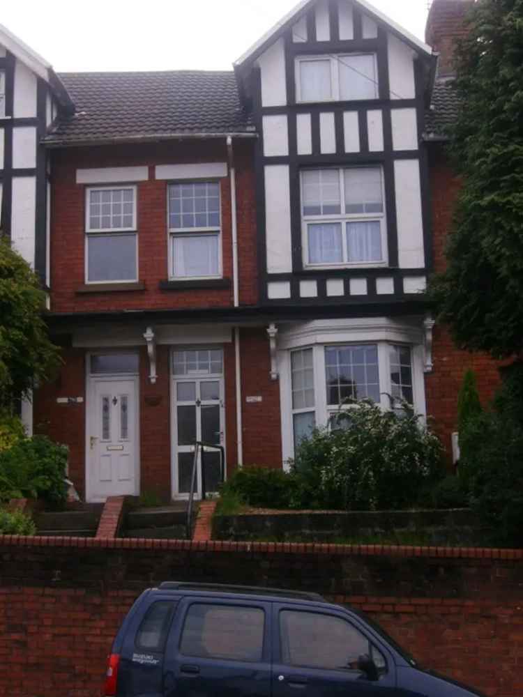 5 bedroom terraced house to rent