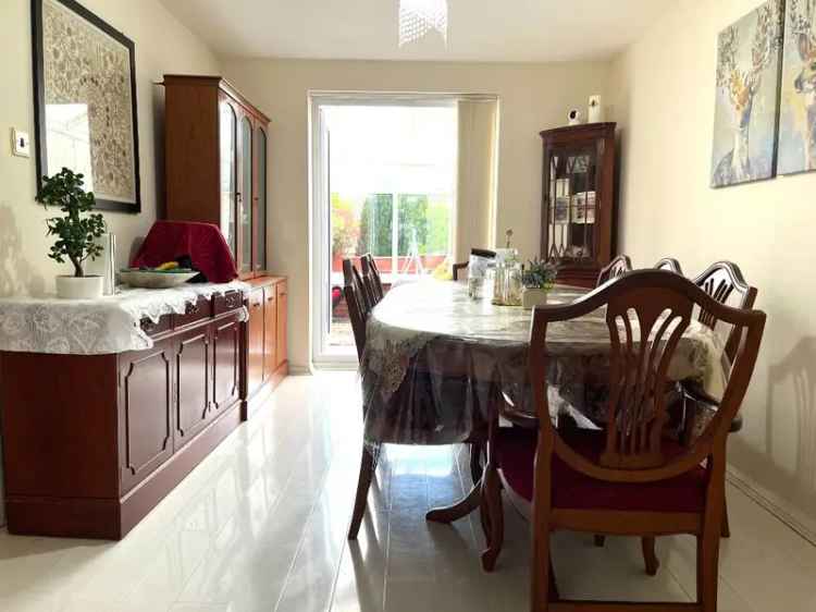 6 Bedroom Semi-Detached House for Sale