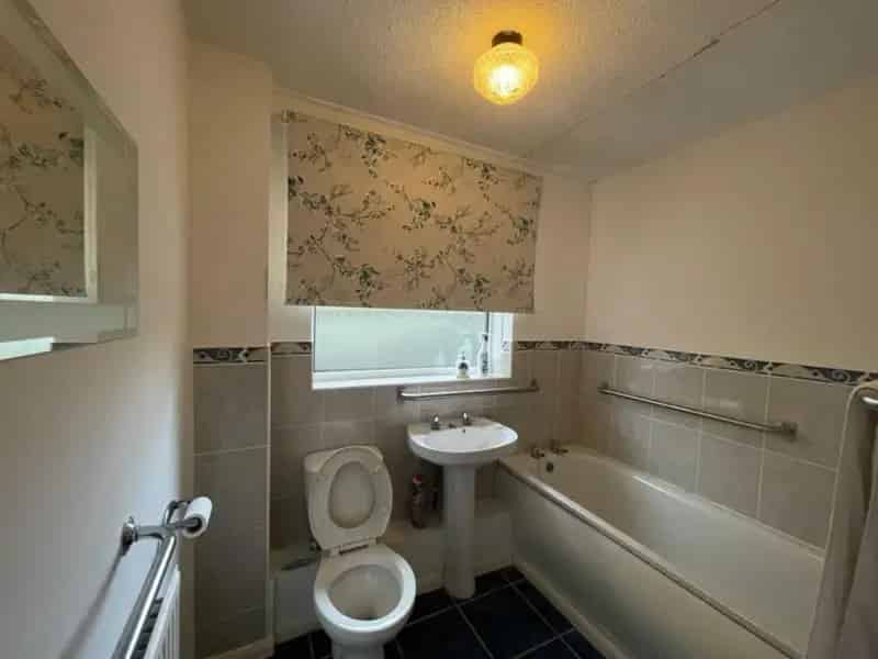 3 Bedroom Detached Bungalow Bedford